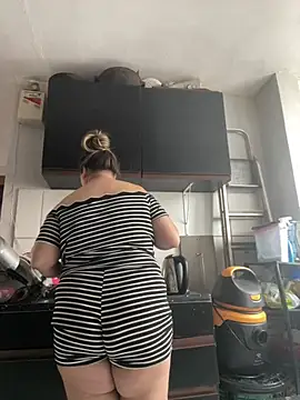 Snapshot of bruna438 chatting on 02-25-26, 12:37 bruna438 online show from 02-25-26, 12:37