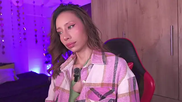 AnnaKimm online show from 12-15-25, 02:05