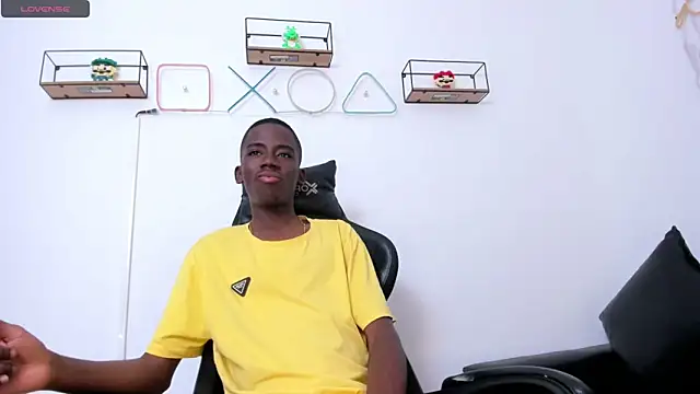 Snapshot of Alan_blacke chatting on 12-17-25, 08:04 Alan blacke online show from 12-17-25, 08:04