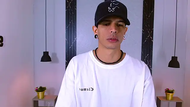 Snapshot of Franvill_Trato chatting on 09-20-25, 07:26 Franvill Trato online show from 09-20-25, 07:26