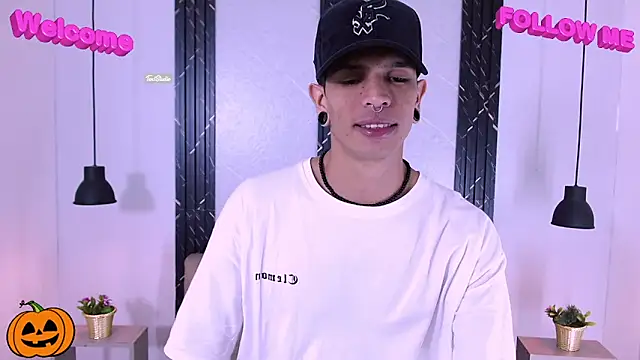 Snapshot of Franvill_Trato chatting on 10-07-25, 08:06 Franvill Trato online show from 10-07-25, 08:06