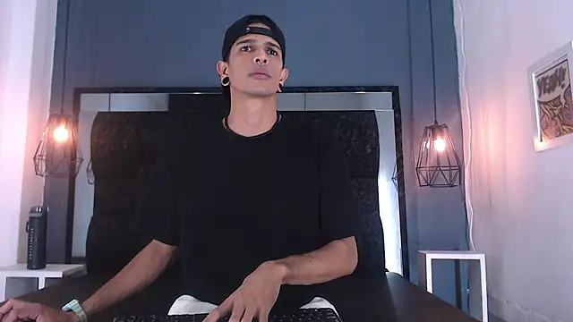 Snapshot of Franvill_Trato chatting on 10-08-25, 07:11 Franvill Trato online show from 10-08-25, 07:11