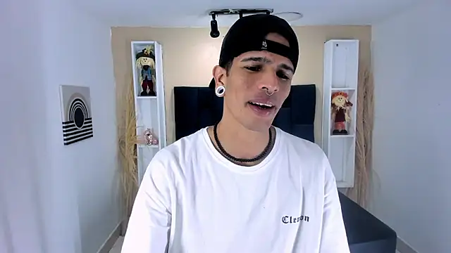 Snapshot of Franvill_Trato chatting on 10-10-25, 07:35 Franvill Trato online show from 10-10-25, 07:35