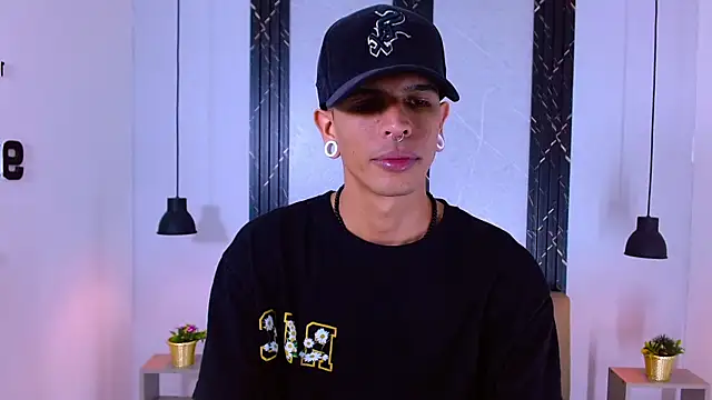 Snapshot of Franvill_Trato chatting on 10-11-25, 08:07 Franvill Trato online show from 10-11-25, 08:07