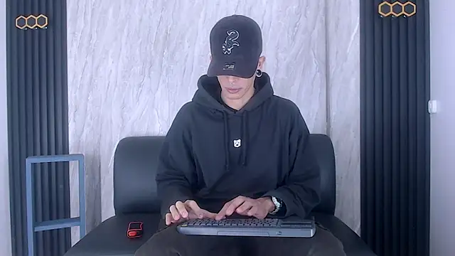 Snapshot of Franvill_Trato chatting on 10-12-25, 12:04 Franvill Trato online show from 10-12-25, 12:04