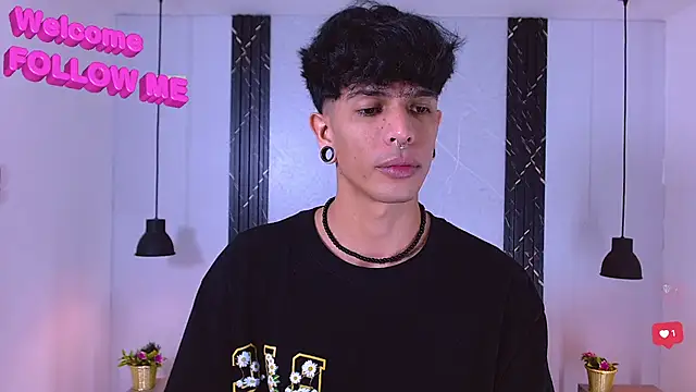 Snapshot of Franvill_Trato chatting on 10-16-25, 07:15 Franvill Trato online show from 10-16-25, 07:15