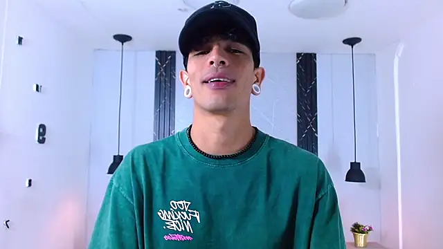 Snapshot of Franvill_Trato chatting on 11-01-25, 06:43 Franvill Trato online show from 11-01-25, 06:43