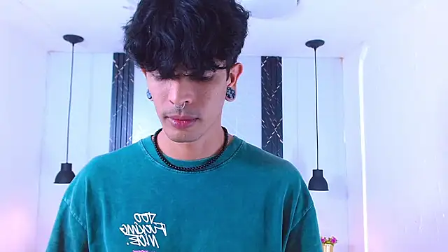 Snapshot of Franvill_Trato chatting on 11-08-25, 12:44 Franvill Trato online show from 11-08-25, 12:44