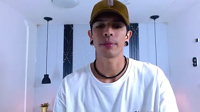 Snapshot of Franvill_Trato chatting on 11-28-25, 06:54 Franvill Trato online show from 11-28-25, 06:54