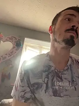 Snapshot of jaycoy22 chatting on 09-11-25, 02:06 jaycoy22 online show from 09-11-25, 02:06