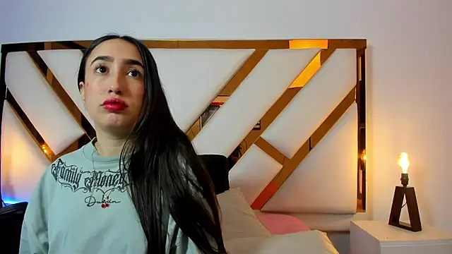 Niicolle Evanss online show from 03-22-26, 01:36