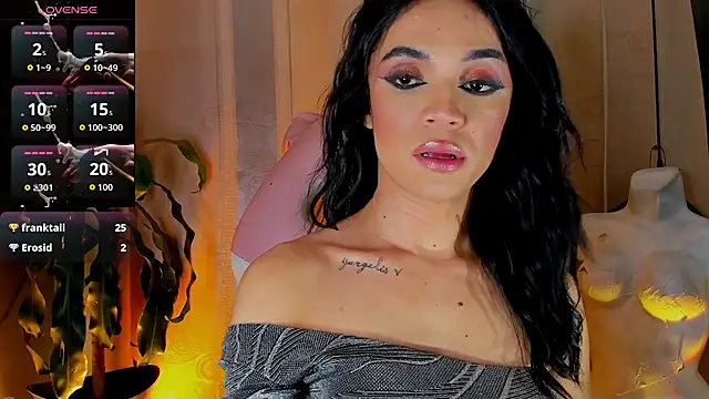Snapshot of Cristal_Gem1 chatting on 06-25-26, 05:12 Cristal Gem1 online show from 06-25-26, 05:12