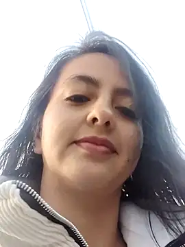 Snapshot of salo-rousee chatting on 09-10-25, 10:21 salo-rousee online show from 09-10-25, 10:21