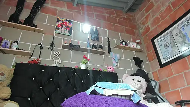 CharlotteBrowm online show from 01-15-26, 06:33