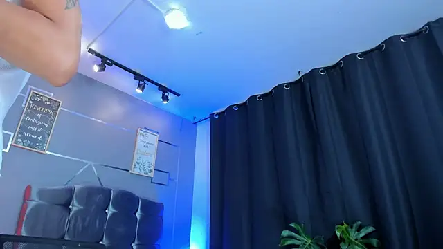 oliver mr  online show from 10-20-25, 08:42