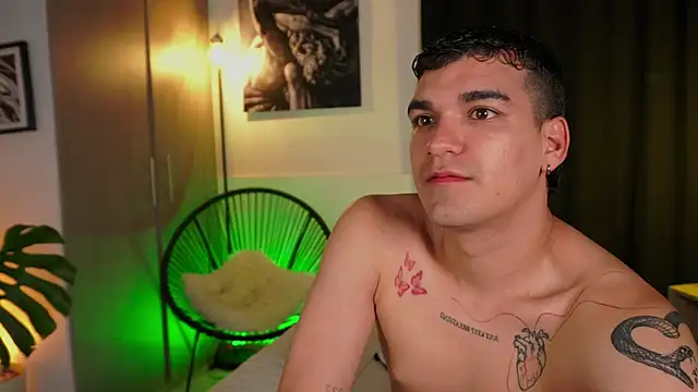 Snapshot of EROS_AND_ALAN chatting on 03-20-26, 04:28 EROS AND ALAN online show from 03-20-26, 04:28