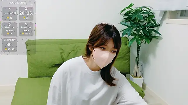 Snapshot of hinachuuu__D chatting on 09-24-25, 11:02 hinachuuu D online show from 09-24-25, 11:02