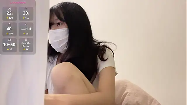 Snapshot of Minnie-2025 chatting on 09-14-25, 04:28 Minnie-2025 online show from 09-14-25, 04:28