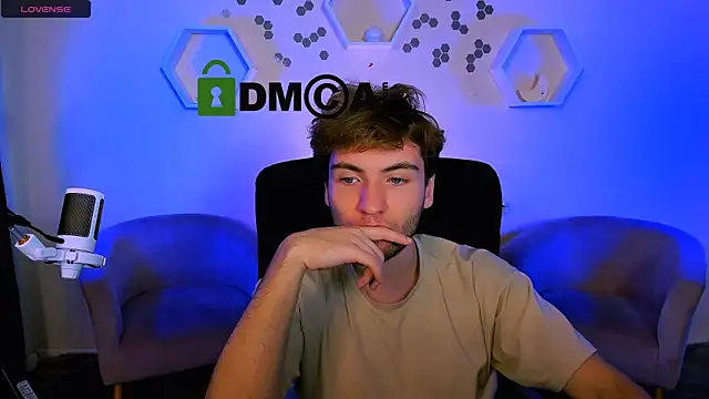 Snapshot of joseph_bear_ chatting on 11-23-25, 08:52 joseph bear online show from 11-23-25, 08:52