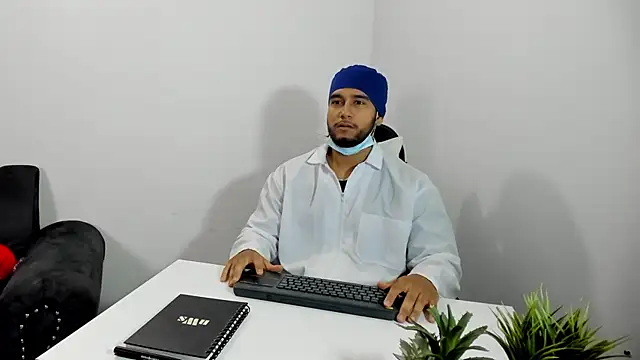 Snapshot of chatting on 07-02-26, 12:44 online show from 07-02-26, 12:44