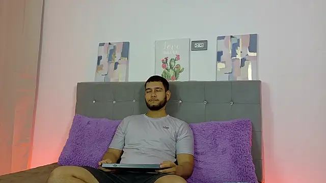 Snapshot of chatting on 07-11-26, 12:30 online show from 07-11-26, 12:30