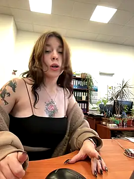 Snapshot of Mimiumuy chatting on 10-08-25, 02:36 Mimiumuy online show from 10-08-25, 02:36