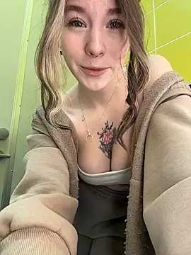 Snapshot of Mimiumuy chatting on 01-09-26, 03:48 Mimiumuy online show from 01-09-26, 03:48