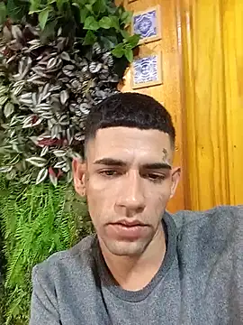 Snapshot of xirie98 chatting on 09-19-25, 02:24 xirie98 online show from 09-19-25, 02:24