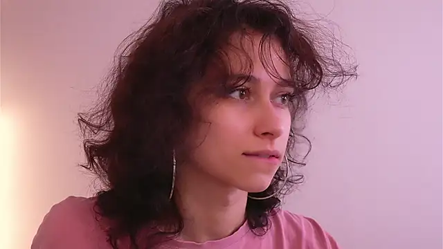 Snapshot of MimiLicks chatting on 11-25-25, 06:46 MimiLicks online show from 11-25-25, 06:46