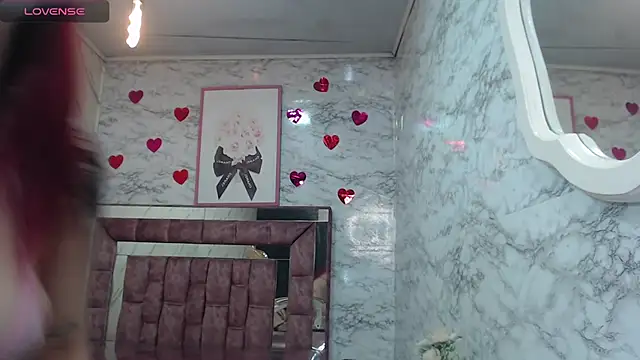 Snapshot of Red_Bunny_v chatting on 10-20-25, 01:22 Red Bunny v online show from 10-20-25, 01:22