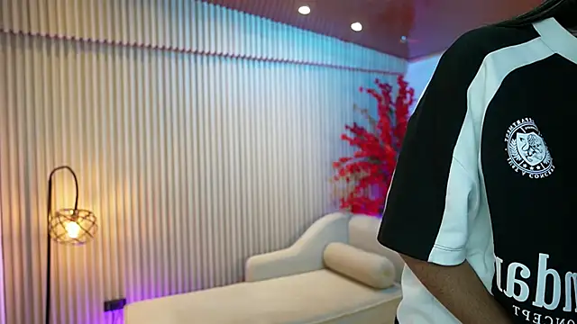 Snapshot of GiaNovak chatting on 10-01-25, 11:38 GiaNovak online show from 10-01-25, 11:38