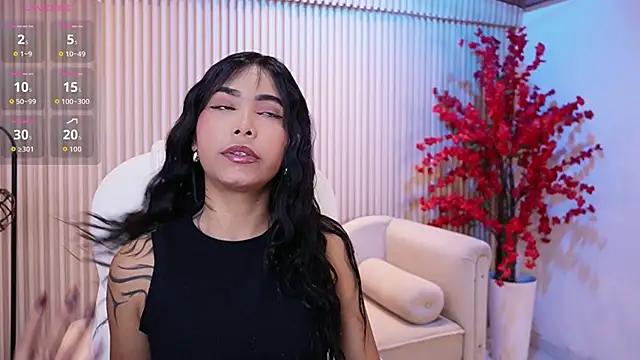 Snapshot of GiaNovak chatting on 10-24-25, 12:34 GiaNovak online show from 10-24-25, 12:34