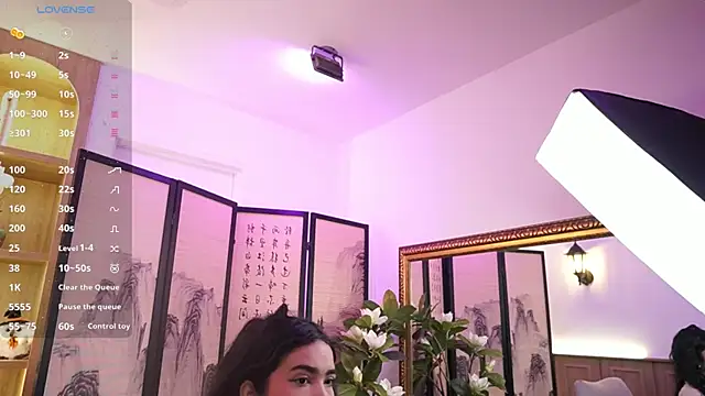 Snapshot of GiaNovak chatting on 10-31-25, 11:44 GiaNovak online show from 10-31-25, 11:44