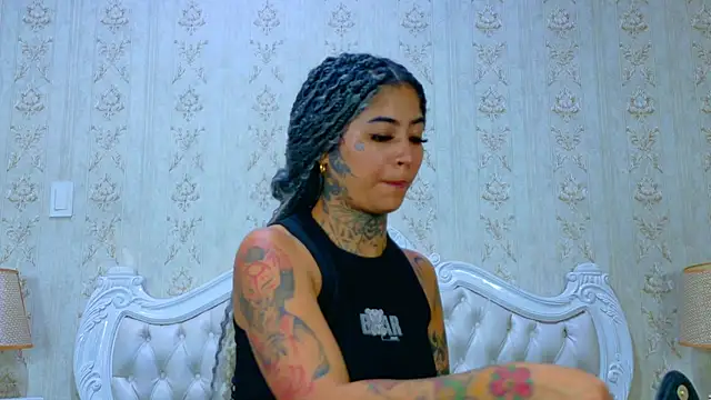 EmilieLake online show from 02-11-26, 02:22