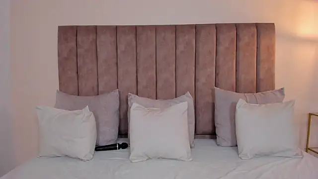 amber colliiins online show from 05-26-26, 05:53