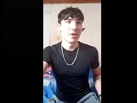 Snapshot of knielBgm chatting on 10-06-25, 03:42 knielBgm online show from 10-06-25, 03:42