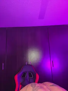 Snapshot of DavisFirb chatting on 02-11-26, 01:43 DavisFirb online show from 02-11-26, 01:43