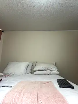 Snapshot of azzahara- chatting on 12-03-25, 09:24 azzahara- online show from 12-03-25, 09:24