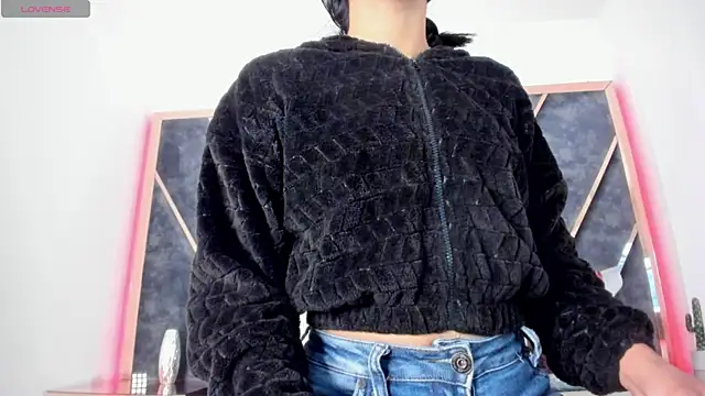 SusanaHenao online show from 10-11-25, 03:21