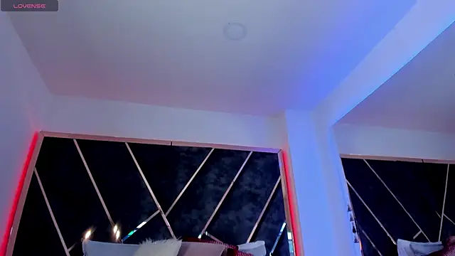 SusanaHenao online show from 10-28-25, 05:59