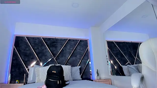 SusanaHenao online show from 03-09-26, 05:06