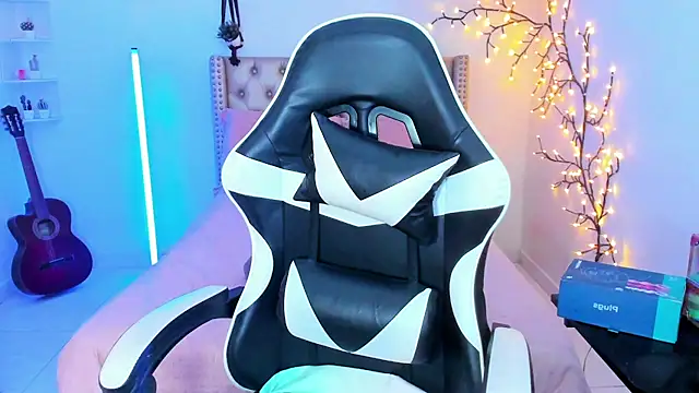 LenaStylesOA online show from 03-25-26, 08:48