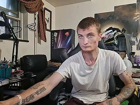 jizzyglizzy92 online show from 08-02-26, 12:03