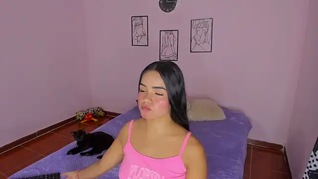 Snapshot of Valeri_13 chatting on 10-11-25, 05:39 Valeri 13 online show from 10-11-25, 05:39