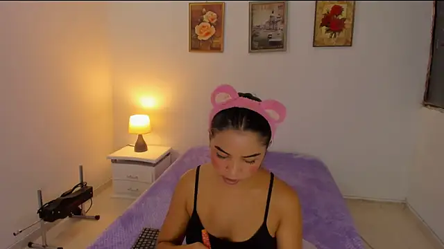 Snapshot of Valeri_13 chatting on 10-23-25, 03:17 Valeri 13 online show from 10-23-25, 03:17