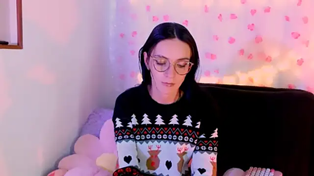 AuroraHans1 online show from 12-22-25, 12:29