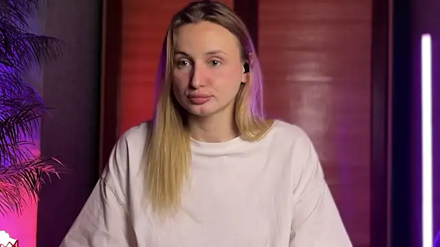 LovaMay online show from 04-24-26, 03:53