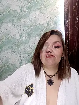 Snapshot of MayaLuna1 chatting on 10-17-25, 04:53 MayaLuna1 online show from 10-17-25, 04:53