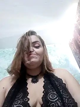 Snapshot of MayaLuna1 chatting on 10-19-25, 04:51 MayaLuna1 online show from 10-19-25, 04:51