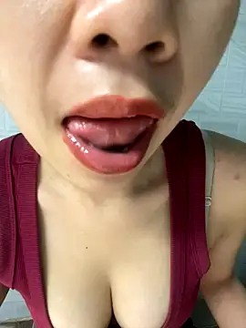 Yumii 09 online show from 10-04-25, 09:13